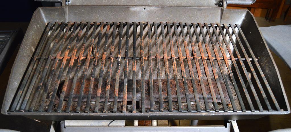 CharBroil Charcoal/Gas Grill w/ Tank