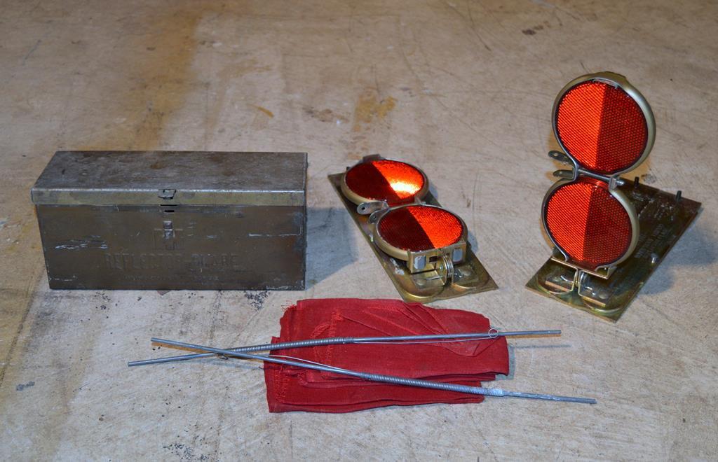 Vintage Tripod Reflectors Kit