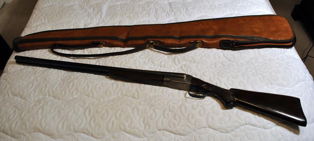 Vintage J. Stevens Model 5100 16 Ga. 2¾” SxS Double Barrel Shotgun, 28” Brl, Bakelite Stock, w/ Case