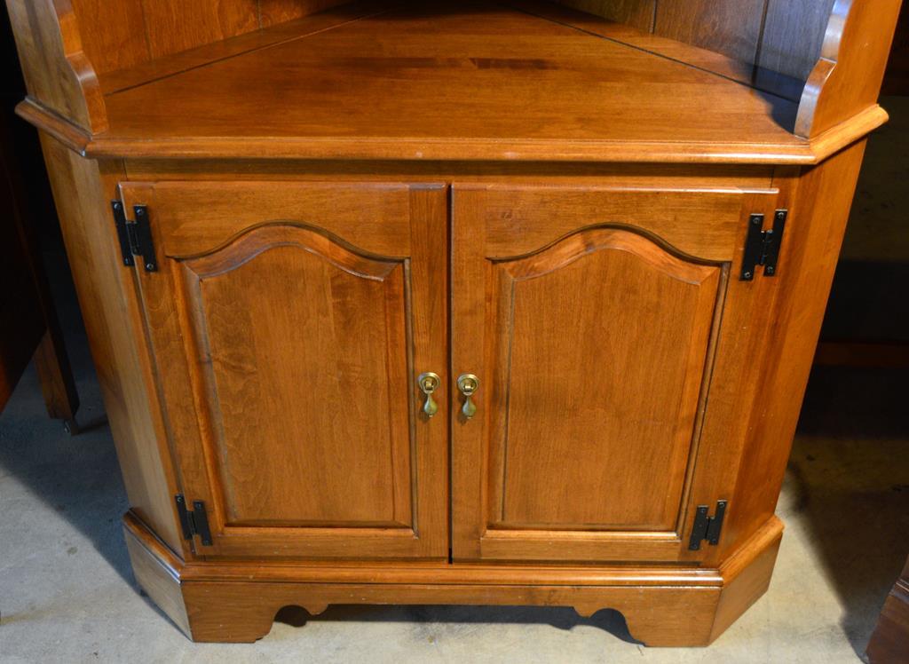 Vintage Ethan Allen Corner Cabinet Cupboard w/ Mullioned Top Doors