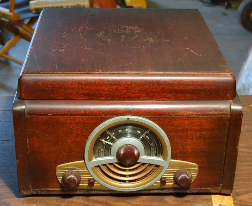 Antique Zenith Radio / Record Player, Model 6R886ZR