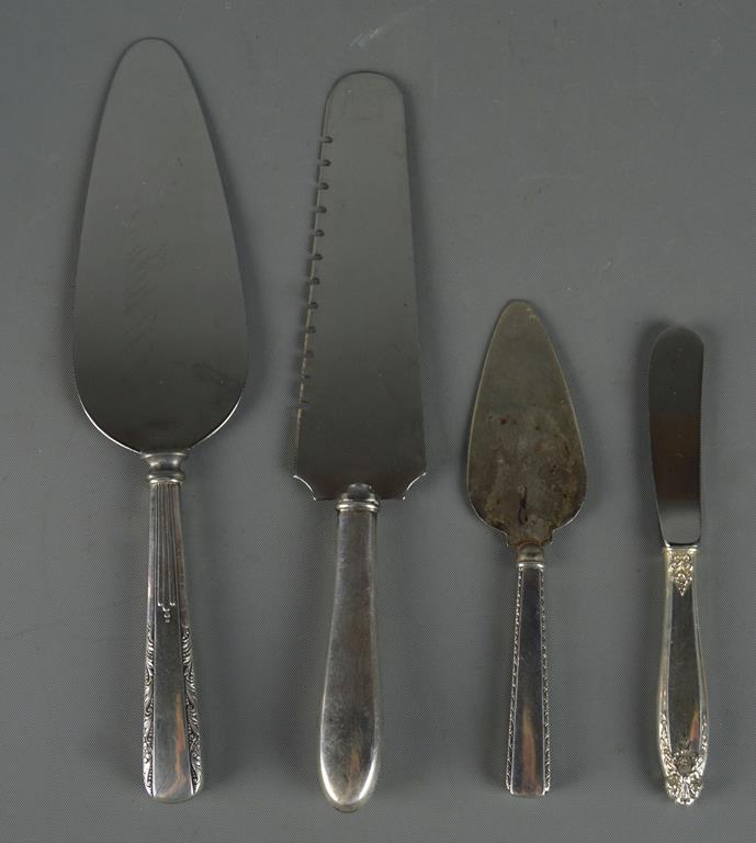 Lot of 4 Miscellaneous Sterling Silver Handle Serving Knives