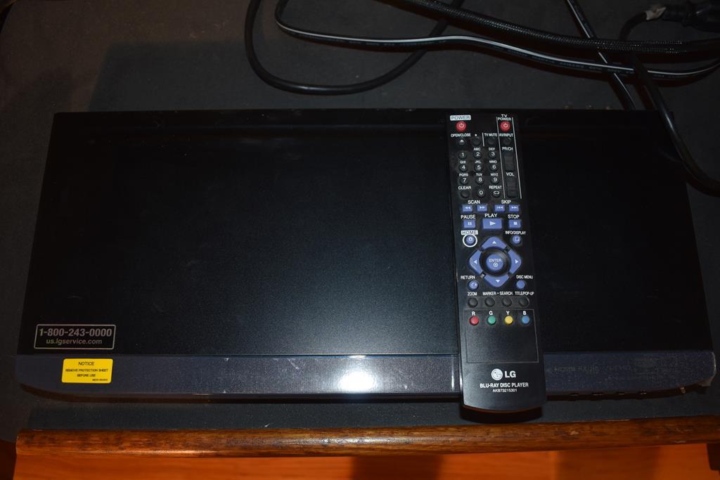 LG Blu-Ray Player Model BD530 w/ Remote