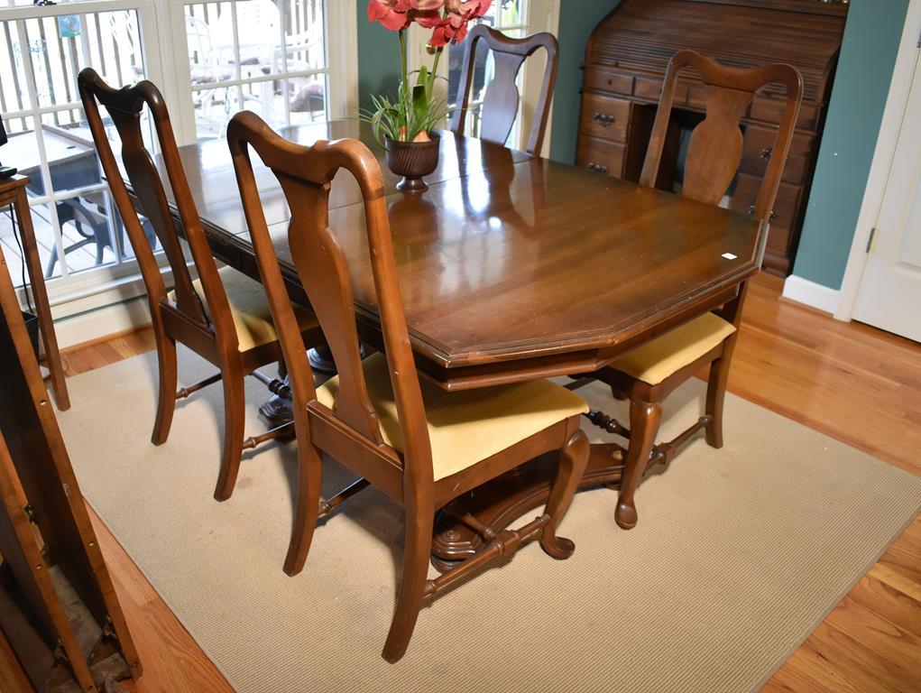 Set Of 4 Vintage Queen Anne Style Dining Chairs