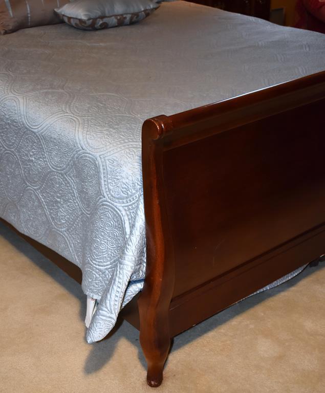 Cherry Queen Size Sleigh Bed w/ Clean Lightly Used Mattress/Springs & Bedding