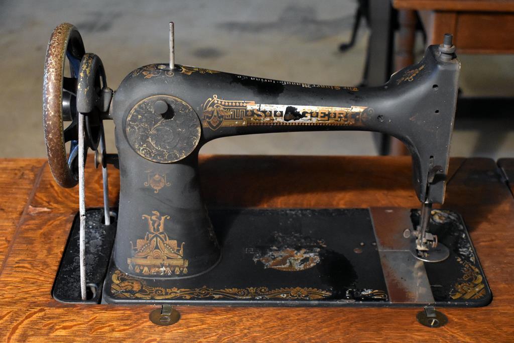 Antique Oak Singer Sewing Machine Cabinet Table & Antique Treadle Machine