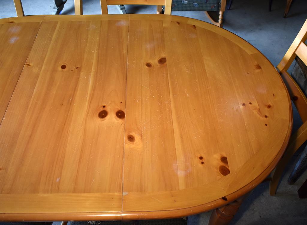 Contemporary Oval Pine Dining Table w/ Leaf