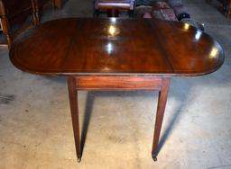 Vintage Baker Furn. Mahogany Hepplewhite Style Drop Leaf Dining Table with Inlaid Top, Caster Feet