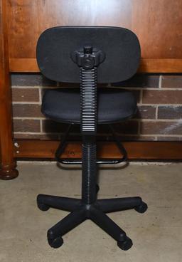 Adjustable Drafting Station Chair with Footrest