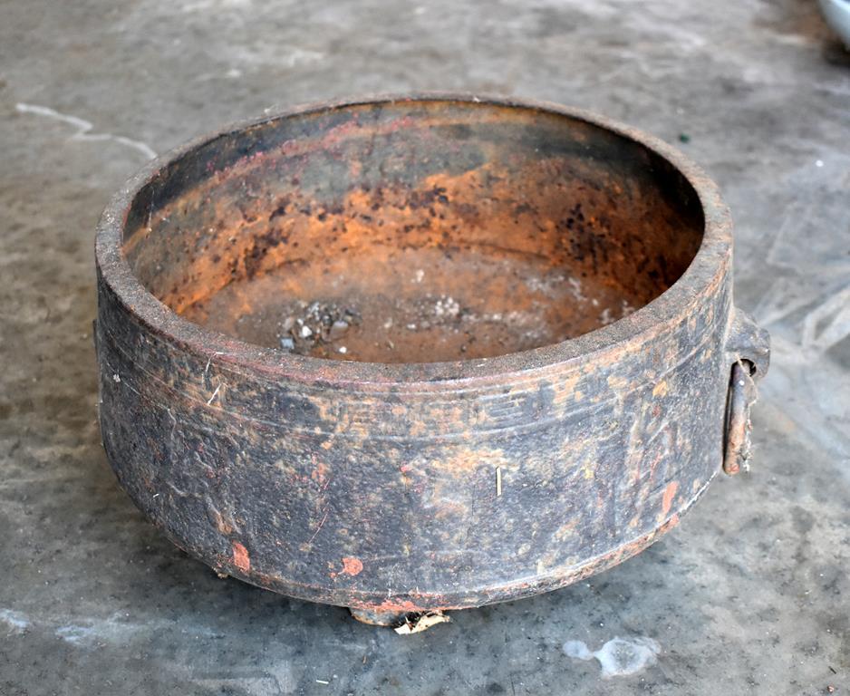 Iron Pot