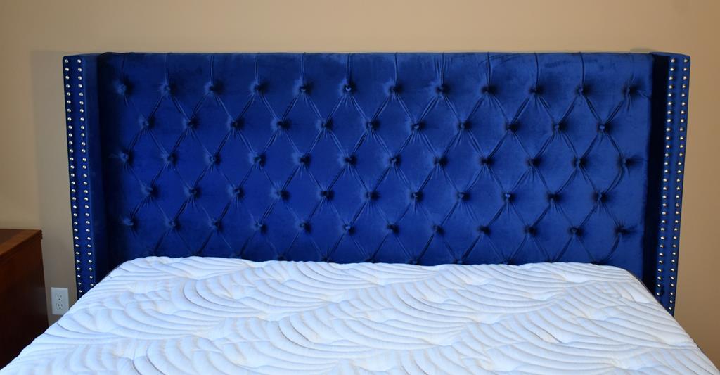 Handsome Contemporary Tufted Blue Velour King Size Bed Frame with Mattress Firm Mattress / Springs