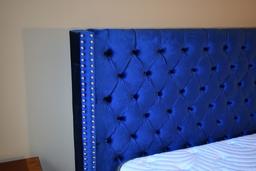 Handsome Contemporary Tufted Blue Velour King Size Bed Frame with Mattress Firm Mattress / Springs