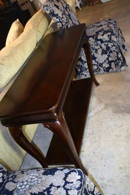 Fine Mahogany Queen Anne Sofa Table