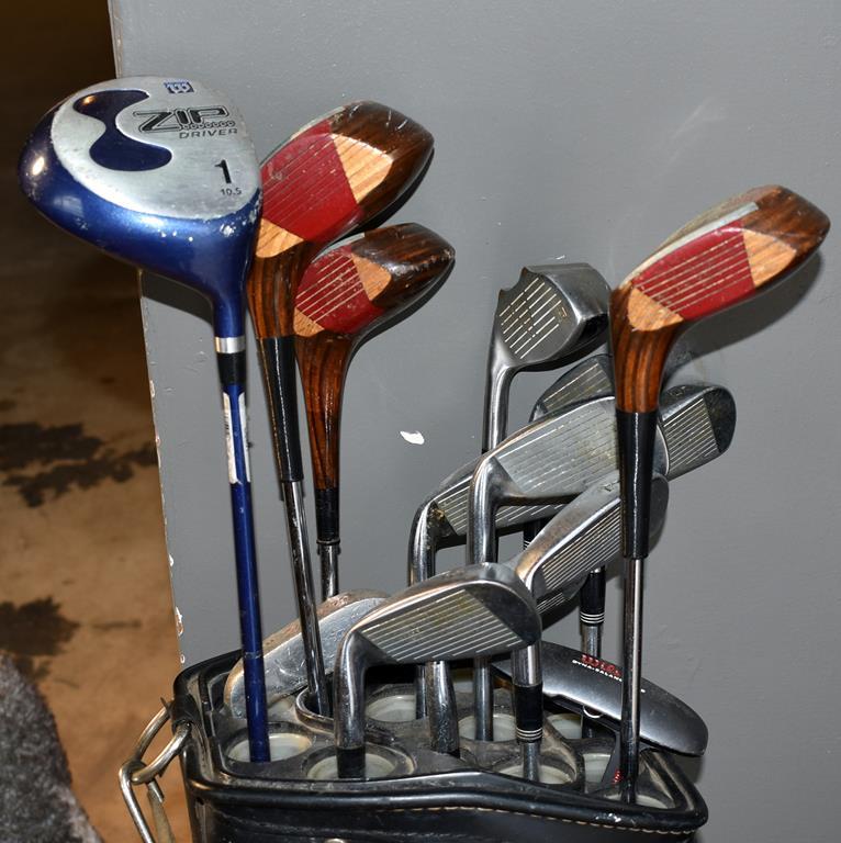 Set of 14 Wilson Golf Clubs w/ Shaft-Saver Golf Bag