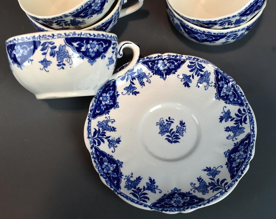 Beautiful Gien, France Porcelain Blue & White Tea China: 7 Cups & Saucers & Lidded Sugar