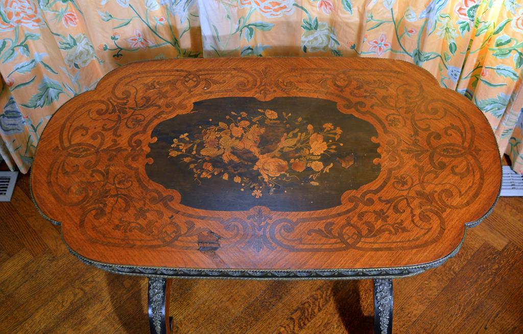 Antique 19th Century Baroque Style Marquetry Inlaid Cartouche Form Oak Side Table, Bronze Mounted