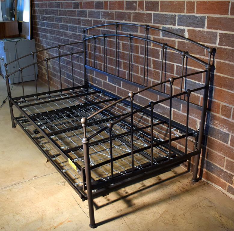 Metal Day Bed Frame with Trundle Bed