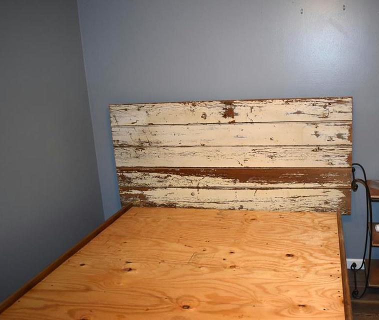 Reclaimed Barn Wood Hand Crafted Queen Size Bed