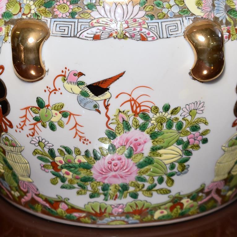 Exquisite Famille Rose Covered Urn