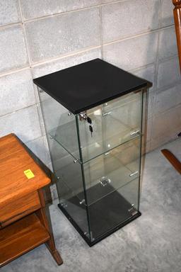 Fine Contemporary Glass Display Cabinet with Lock & Key