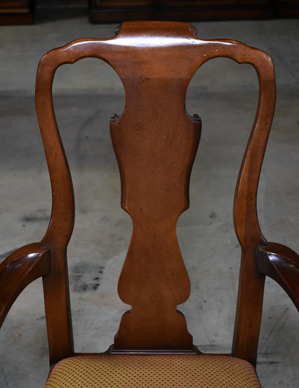 Set of 8 Gorgeous Queen Anne Style Cherry Dining Chairs by Henredon Fine Furniture