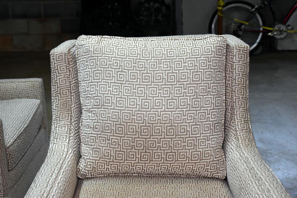 Quality Swivel Club Chair with Geometric Fabric