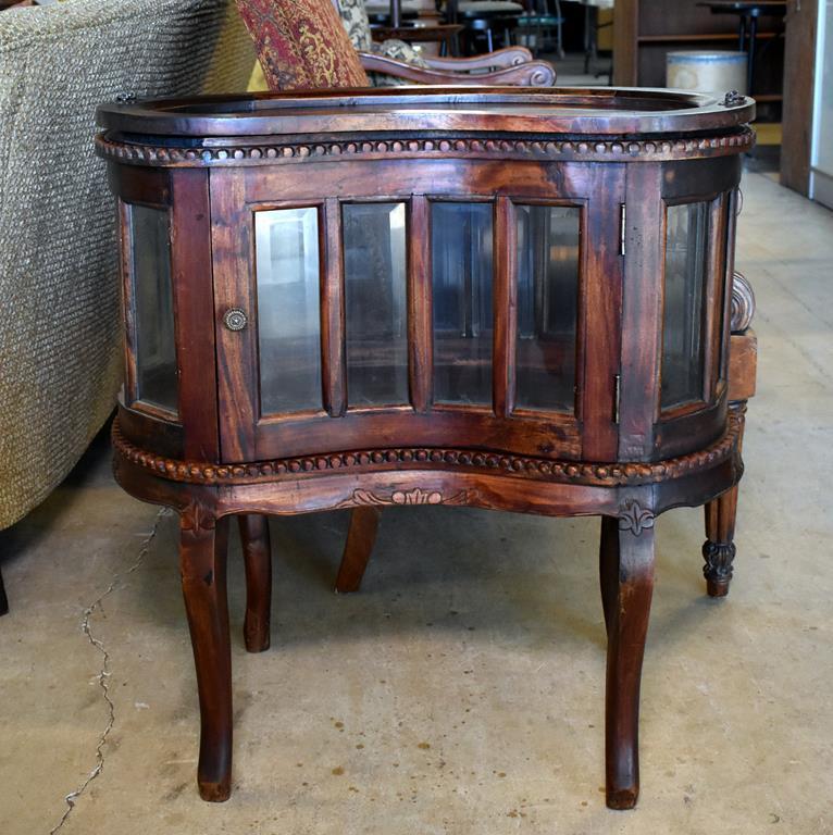 Charming Contemporary Carved Mahogany Kidney-Shaped Curio / Tea / Chocolate Table w/ Tray Top