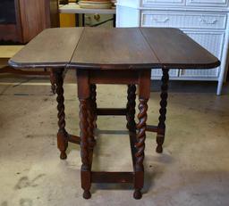 Attractive Antique Dark Stained Oak Gate Leg Table with Barley Twist Turned Legs