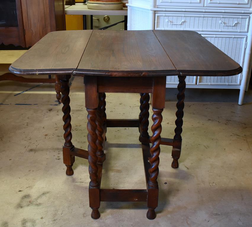 Attractive Antique Dark Stained Oak Gate Leg Table with Barley Twist Turned Legs