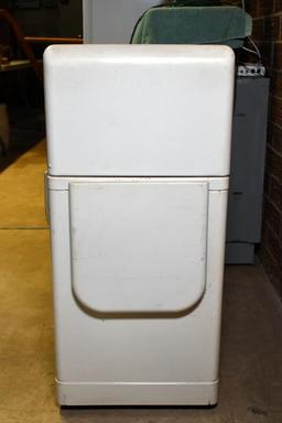 Vintage GM Frigidaire Electric Ironer, Model IJ-30 / IK-30, White Enamel Cabinet