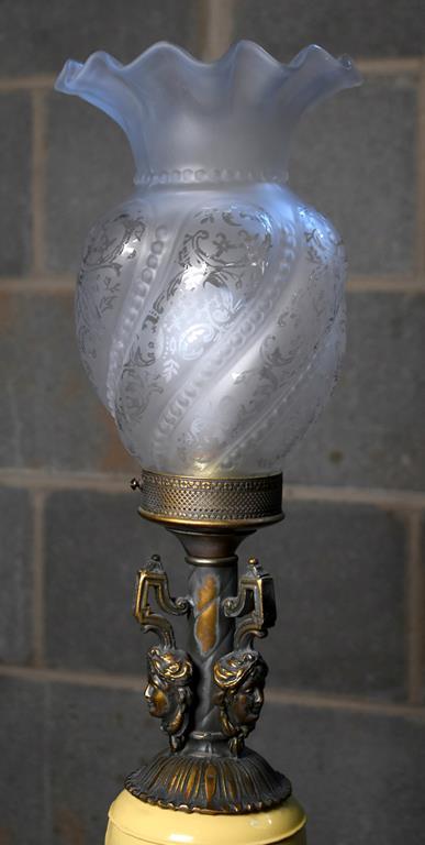 Pretty Neoclassical Style Table Lamp