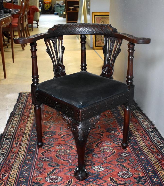 Fine 19th C. Chippendale Carved Walnut Corner Chair