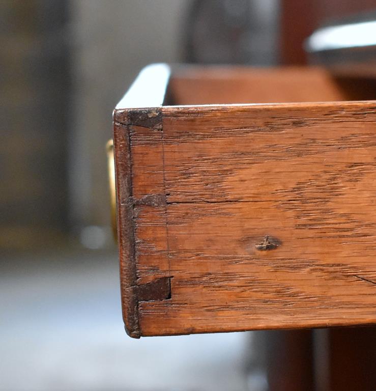 Antique Hepplewhite Style Mahogany Side Table w/ Glass Cover