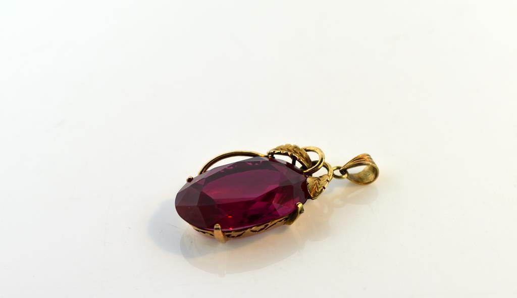 Vintage Estate 14K Gold 42 Carat Lab Made Ruby Pendant