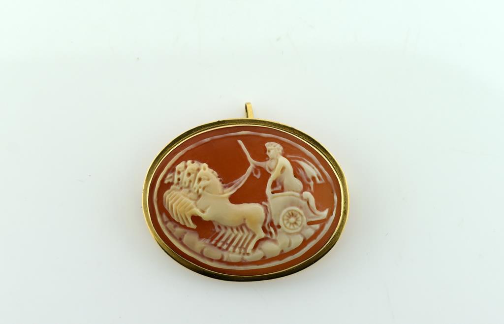 Classical 18K Gold Shell Cameo with Chariot Scene