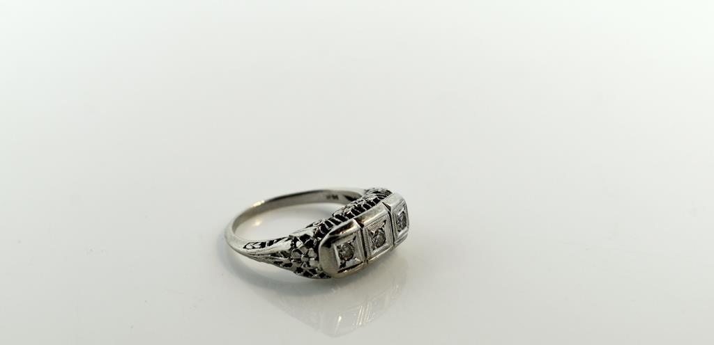 Antique Art Deco 14K White Gold and Diamond Ring, Size 7.25