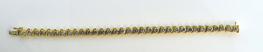 GC Brand 14K Gold and 7.6 Carat Diamond 7.5” Link Bracelet