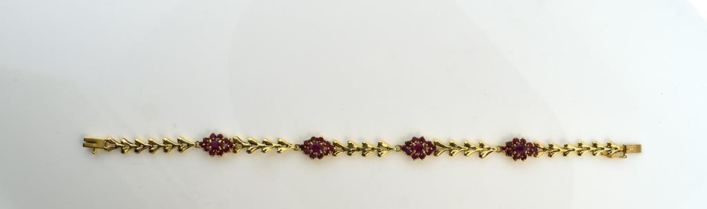 14K Gold and 3.4 Carat Natural Ruby 7.5” Link Bracelet