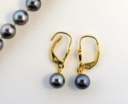 Lovely Estate Iridescent Grey Pearl 8” Bracelet and Earrings