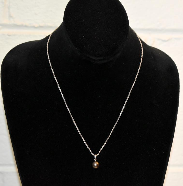 14K White Gold and Dark Gray Pearl Pendant 18” Chain Necklace and Solitaire Earrings