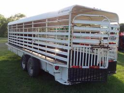 S & H 2005 Gooseneck 24' x 6'8" x 6'6" Livestock Trailer