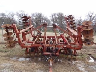 Bush Hog 19'6" Hydraulic Wing Fold Disk