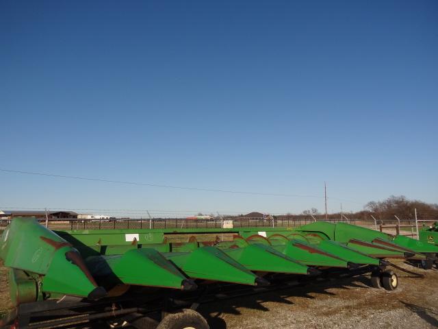 John Deere 853A Row Crop Header