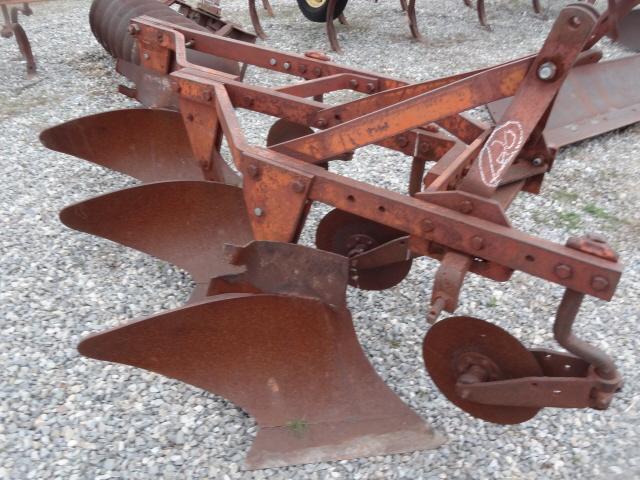 3pt, 3 Bottom Moldboard Plow