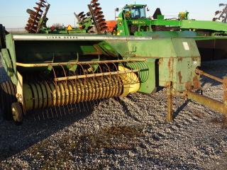 John Deere 346 Wire Tie Square Hay Baler