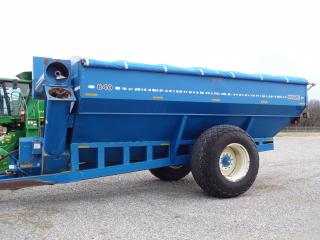 Kinze 840 Grain Cart