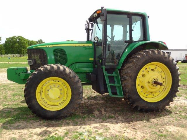 John Deere 7520 MFWD, Cab & Air Tractor