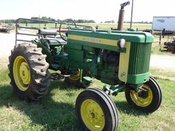 John Deere Model 40 Vintage Tractor - Wide Front