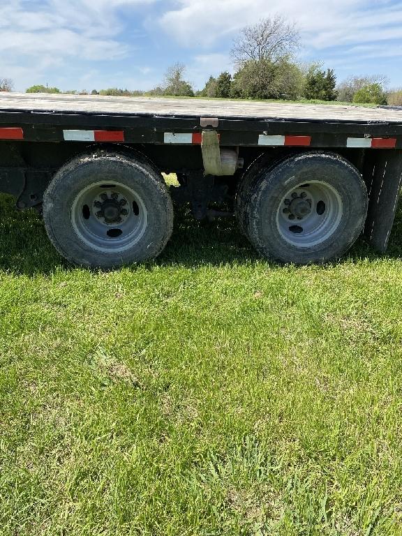 2018 PJ Gooseneck, 102" x 40' Flat-Bed Trailer