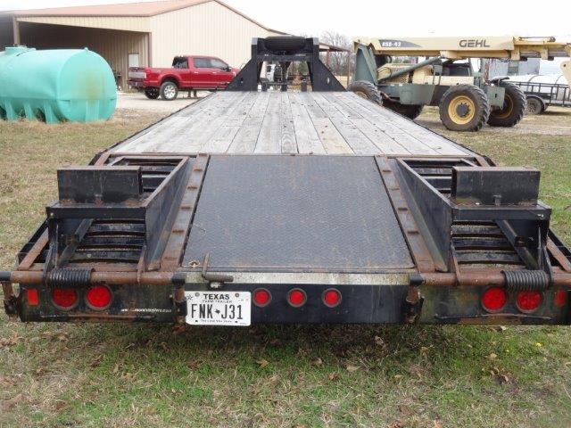 2009 Diamond C Gooseneck Trailer